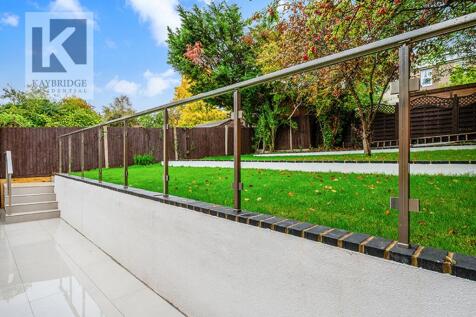 Donnington Road, Worcester Park - KT4 8EN