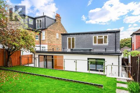 Donnington Road, Worcester Park - KT4 8EN