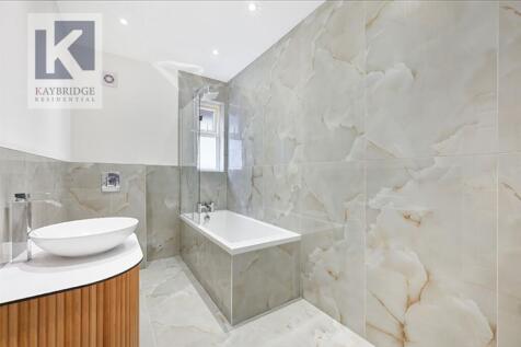 Donnington Road, Worcester Park - KT4 8EN