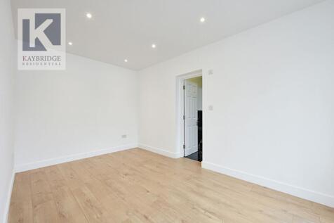 Donnington Road, Worcester Park - KT4 8EN