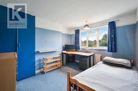 Ravensfield Gardens, KT19 0SR
