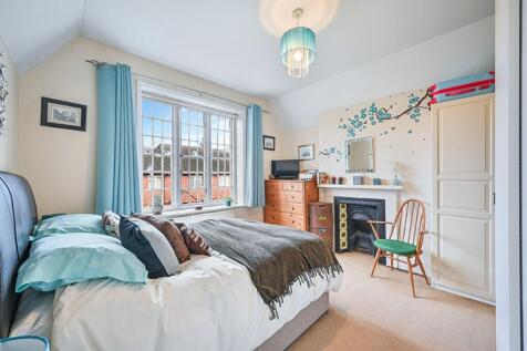 Ewell Court Grove, West Street KT17 1UX