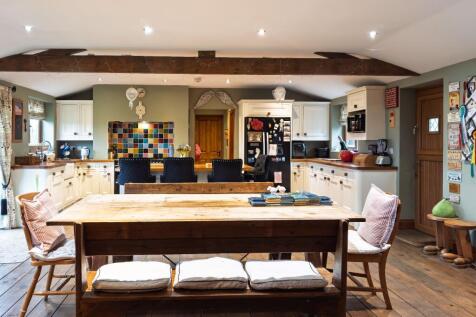 Dining kitchen