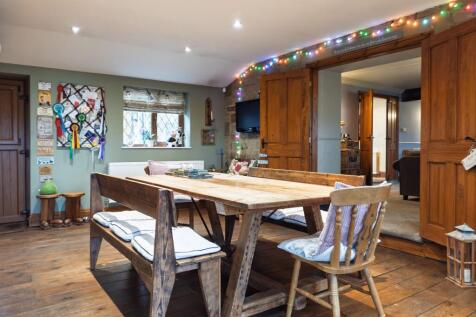 Dining kitchen