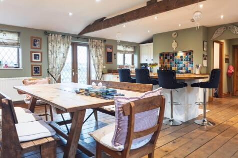Dining kitchen