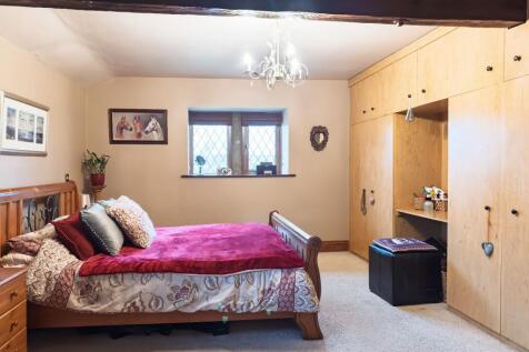 Principle bedroom