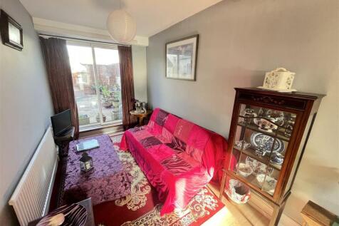 RECEPTION ROOM/BEDROOM 5/STUDIO ROOM