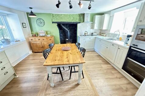 FITTED KITCHEN/BREAKFAST ROOM