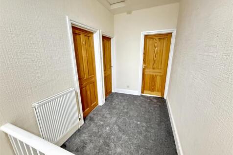 FIRST FLOOR -  FRONT LANDING