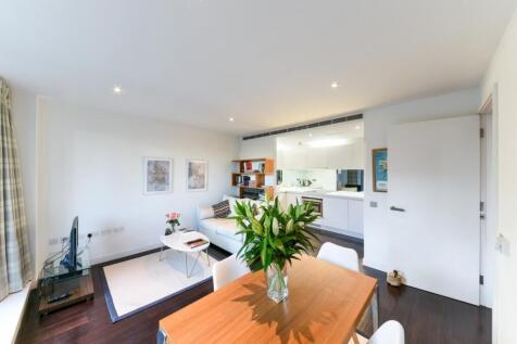 East Tower, Pan Peni