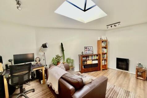 Lounge/ Reception Ro