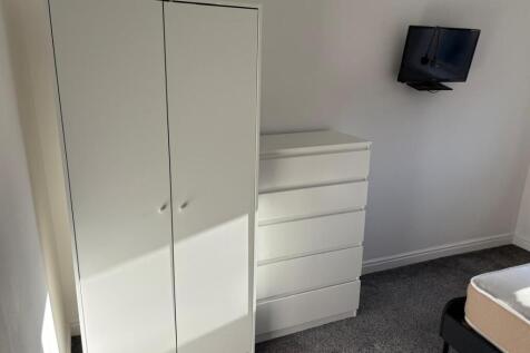 WhatsApp Image 2025-11-25 at 12.18.43_c60a38d9.jpg