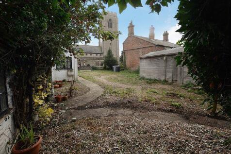 Garden/Driveway &amp; Views of Church