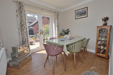 Dining Room/ Bedroom