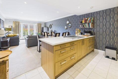 Lounge/Dining/Kitchen