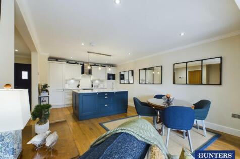 Kitchen/Dining Area