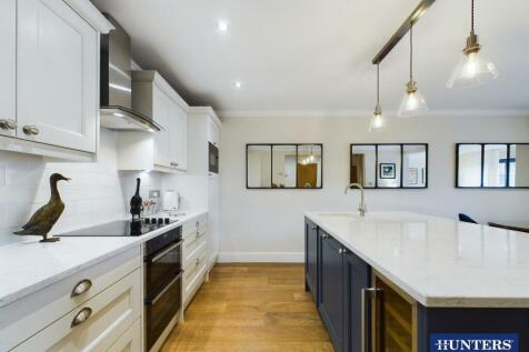 Kitchen/Dining Area