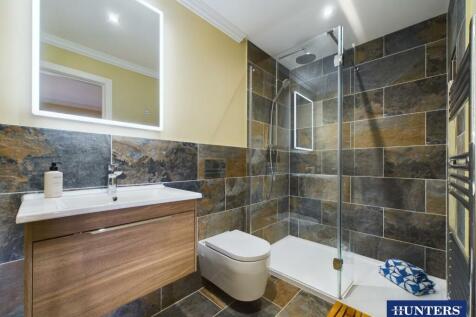 Master En-Suite