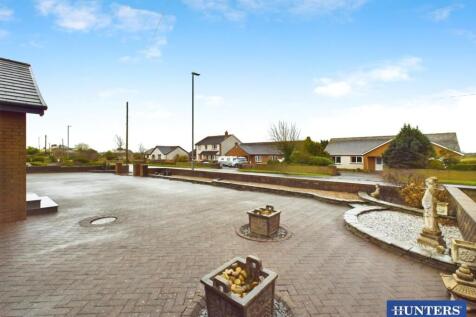 Driveway/Parking