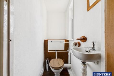 Cloakroom/WC