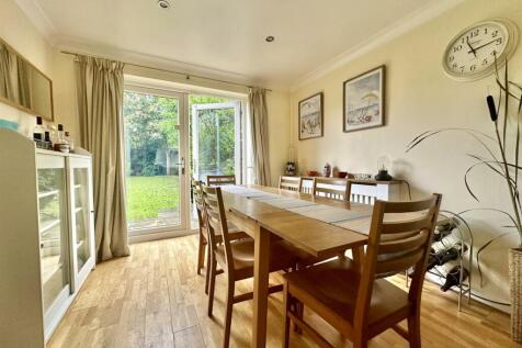 DiningRoom.jpg
