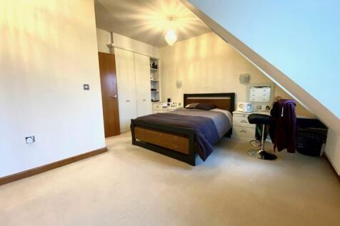 Bedroom One (2nd Floor) 