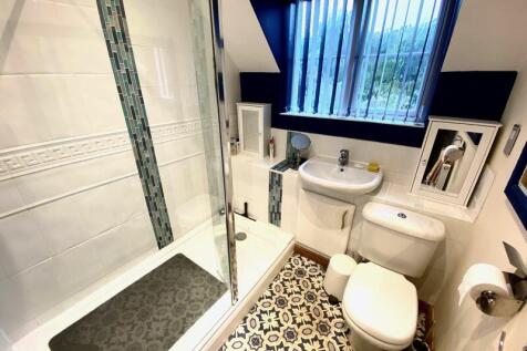 Shower Room (2nd Floor)