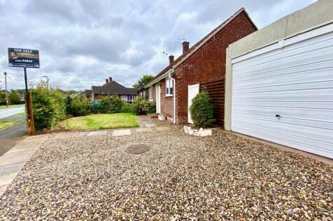 Gravel Driveway/Garage