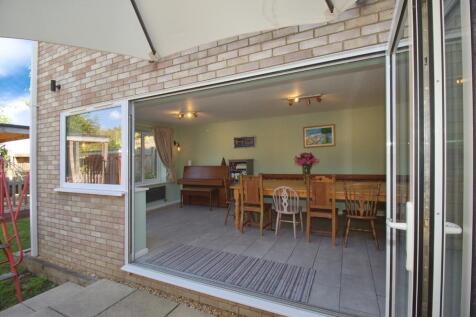Bi-fold doors to garden