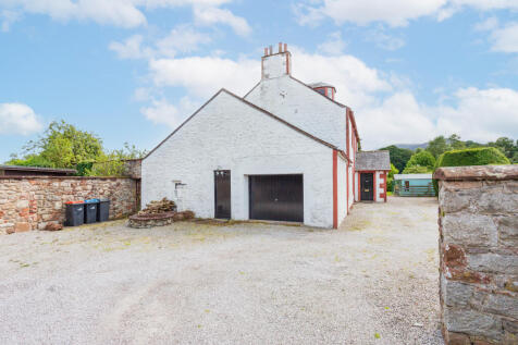 Garage &amp; Courtyard