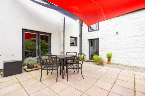 Patio/Outdoor Dining Area
