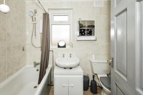45darentavenuewalneybarrow-in-furnessla143nu-8