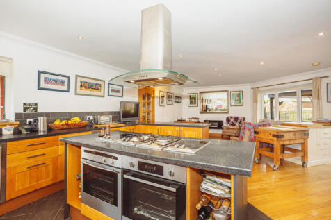 Open Plan Kitchen/Dining/Living Space