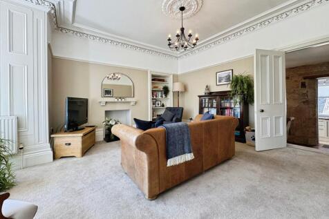 Formal Lounge