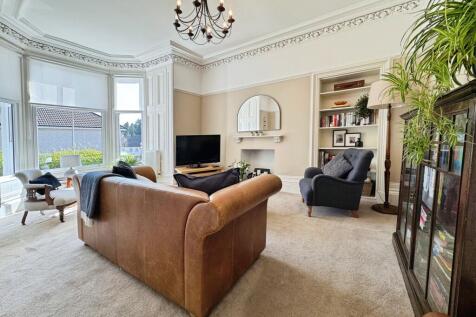 Formal Lounge
