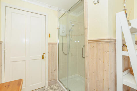 Family Shower Room