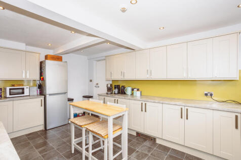 Dine-in Kitchen