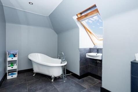Upstairs Family Bathroom