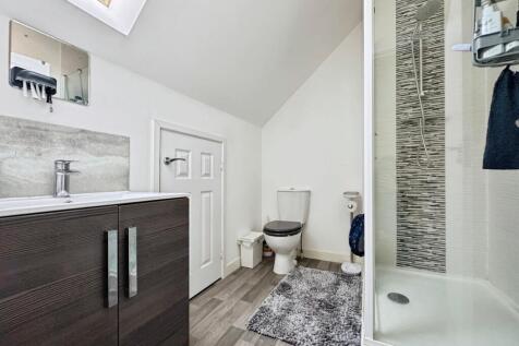 Master En-Suite