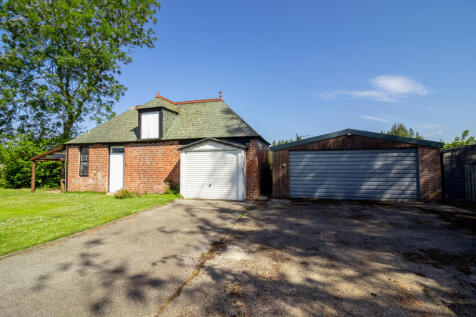 Garages &amp; Stable