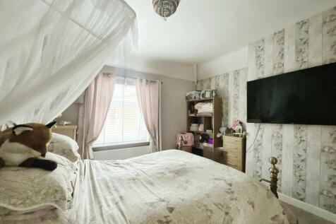 Bedroomone.jpg