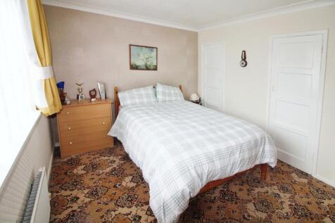Bedroom 1.JPG
