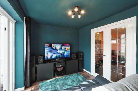 Snug/Dining Room
