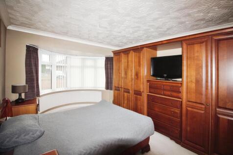 Bedroom 1.JPG