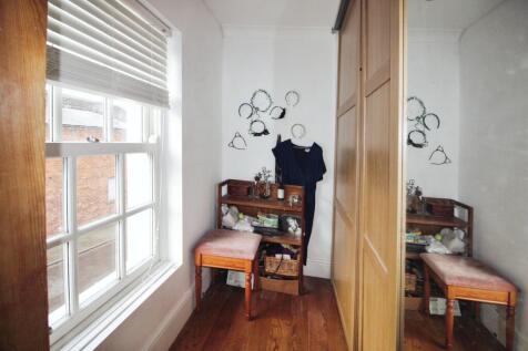 Dressing room off master.JPG