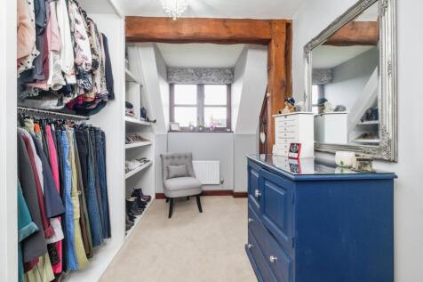 Bedroom/Dressing Room