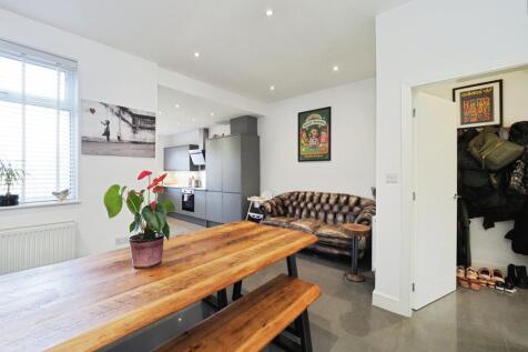 Stunning, Airy and Open Plan Kitchen/Dining Family Space