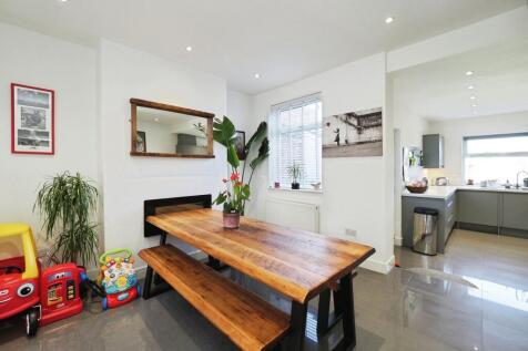 Stunning, Airy and Open Plan Kitchen/Dining Family Space