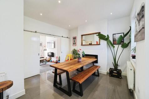 Stunning, Airy and Open Plan Kitchen/Dining Family Space