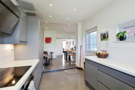 Stunning, Airy and Open Plan Kitchen/Dining Family Space